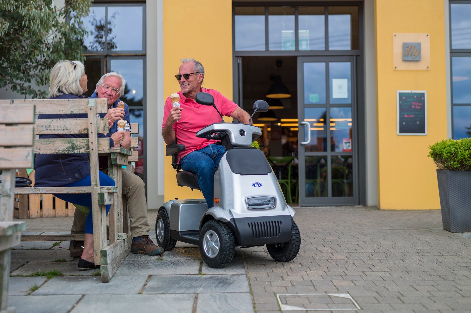 Breeze Midi 4 - 8 mph Mobility Scooter - MobilityCo