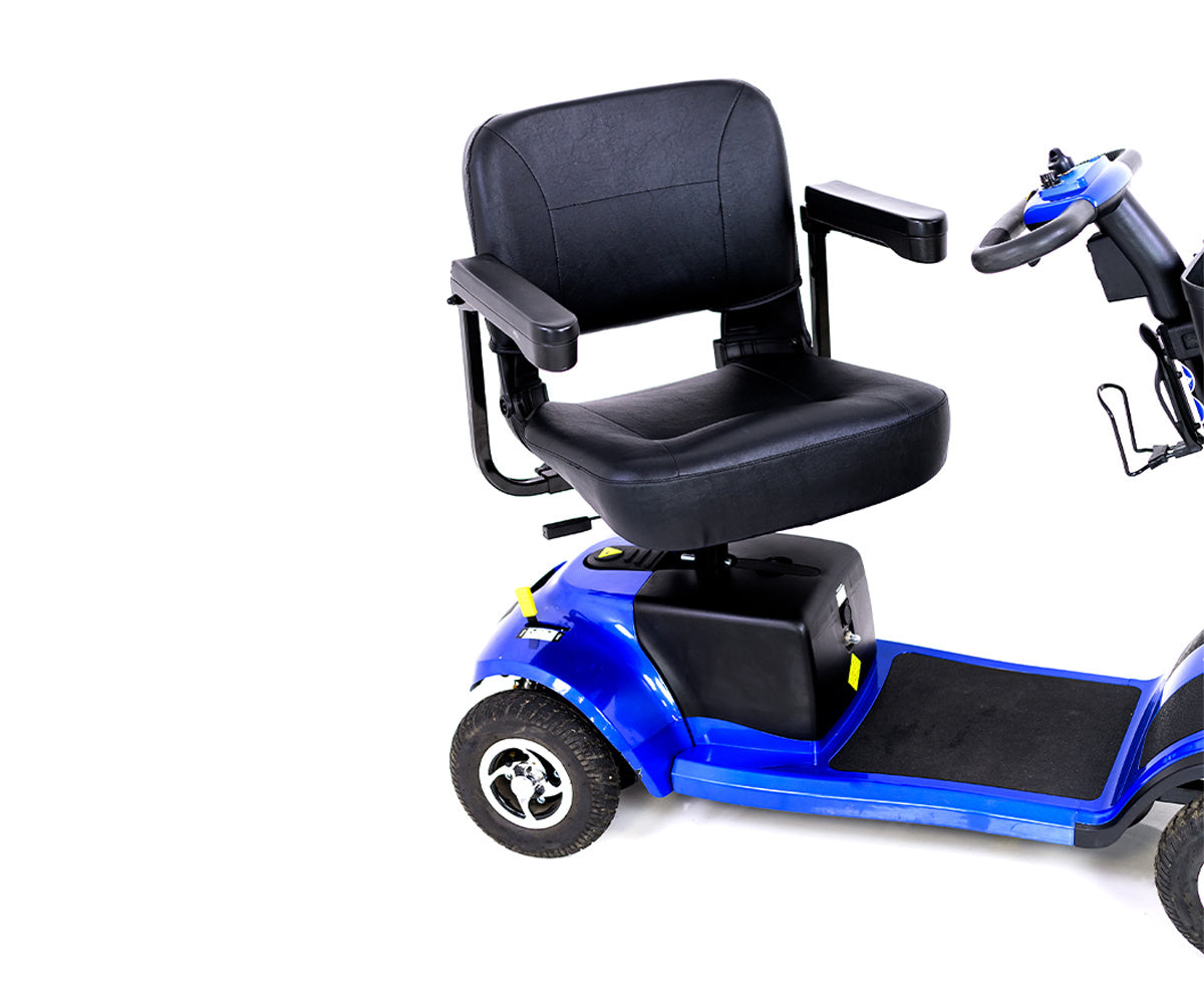Sowing Vantage Mobility Scooter with the seat Mid Turn.