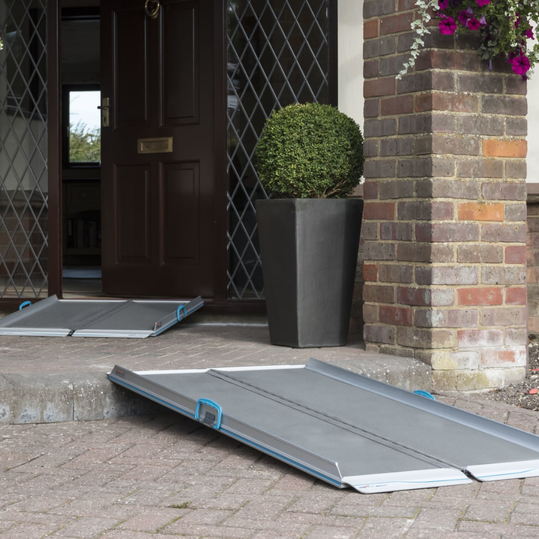 Aerolight Xtra - Premium Folding Suitcase Ramp - MobilityCo