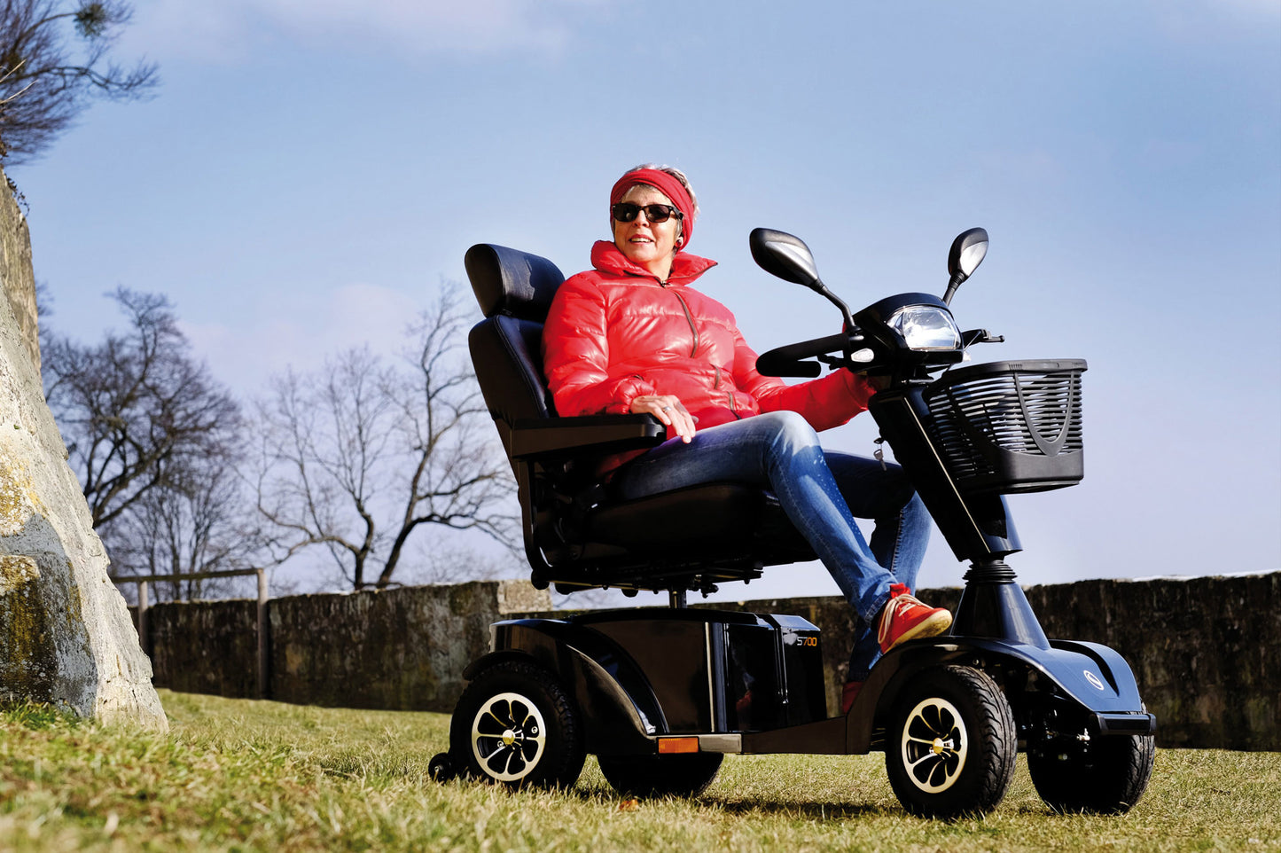 Sterling S700 - 8 mph Mobility Scooter Black - MobilityCo
