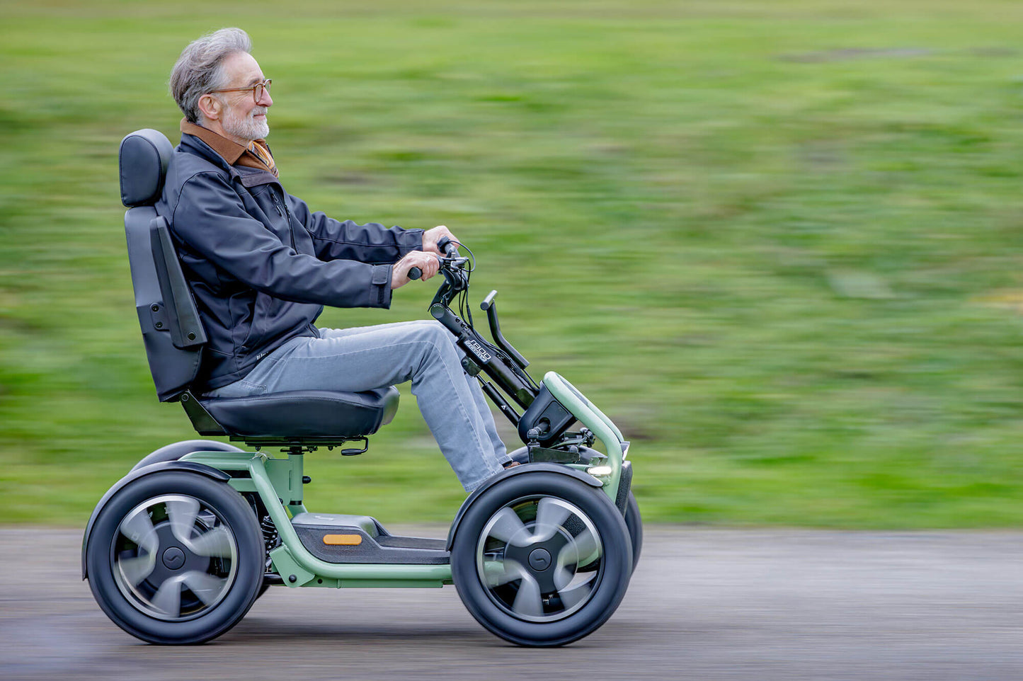 S800 Scoozy 8 mph Mobility Scooter