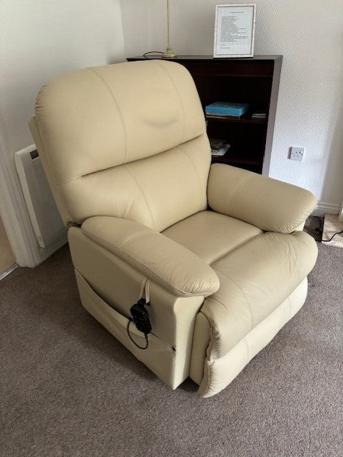 Second Hand Lars Dual Motor Riser Recliner - MobilityCo