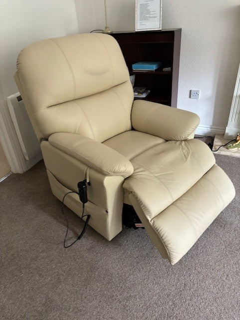 Second Hand Lars Dual Motor Riser Recliner - MobilityCo
