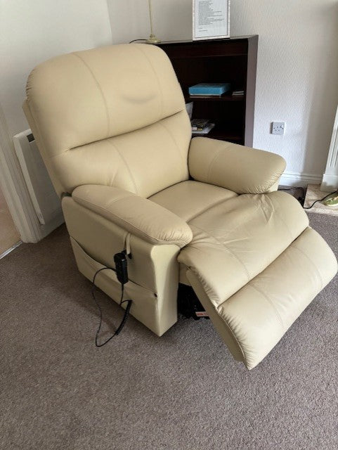 Second Hand Lars Dual Motor Riser Recliner - MobilityCo